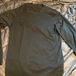 Lulu Lemon vent tech long sleeve size L